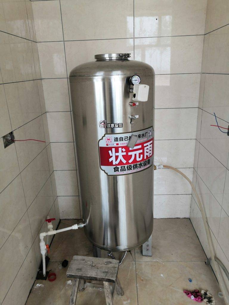 无塔供水器如何搭配水泵使用？